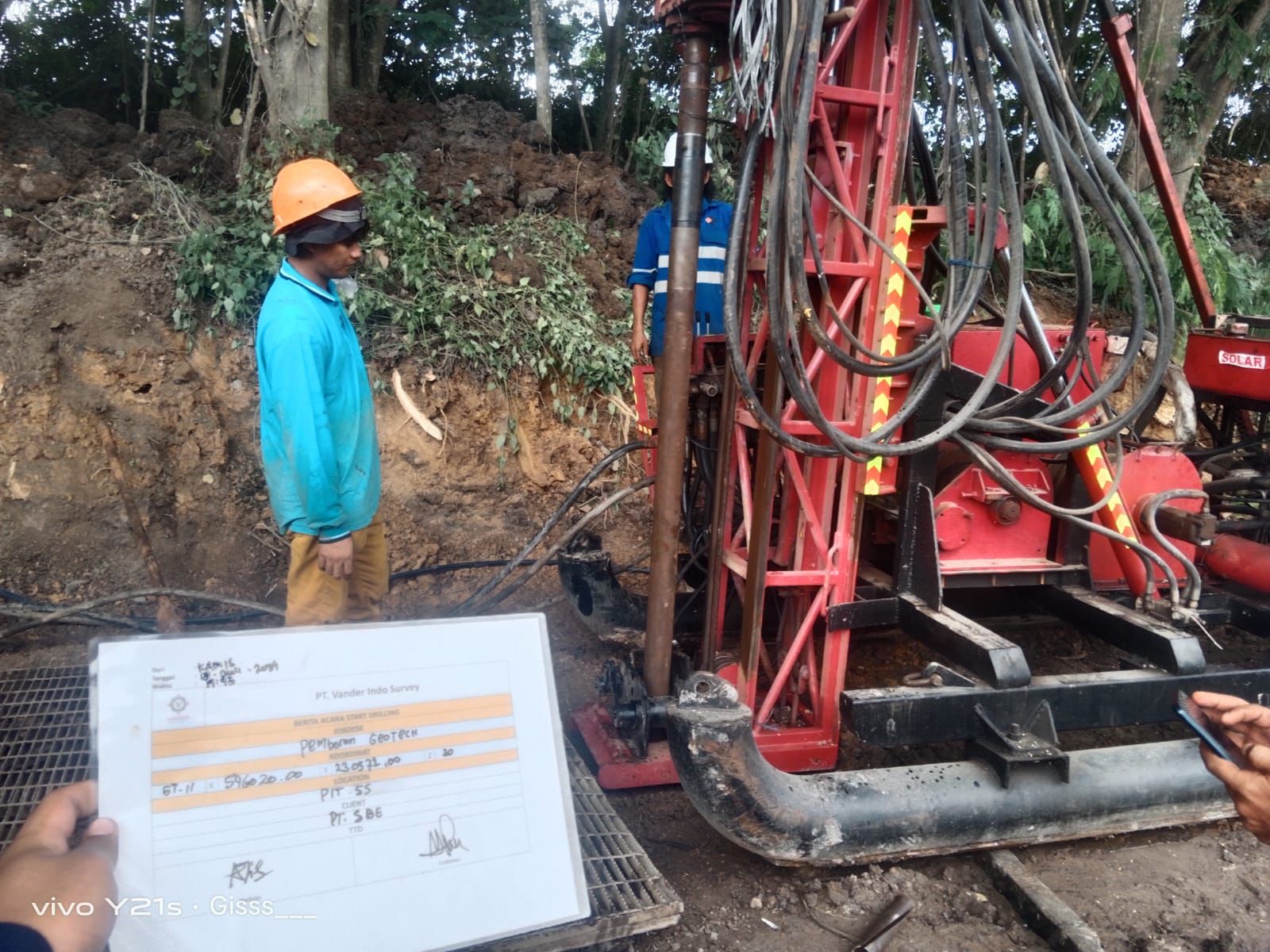 Kegiatan Pengeboran dan Pengambilan Sampel Geotek